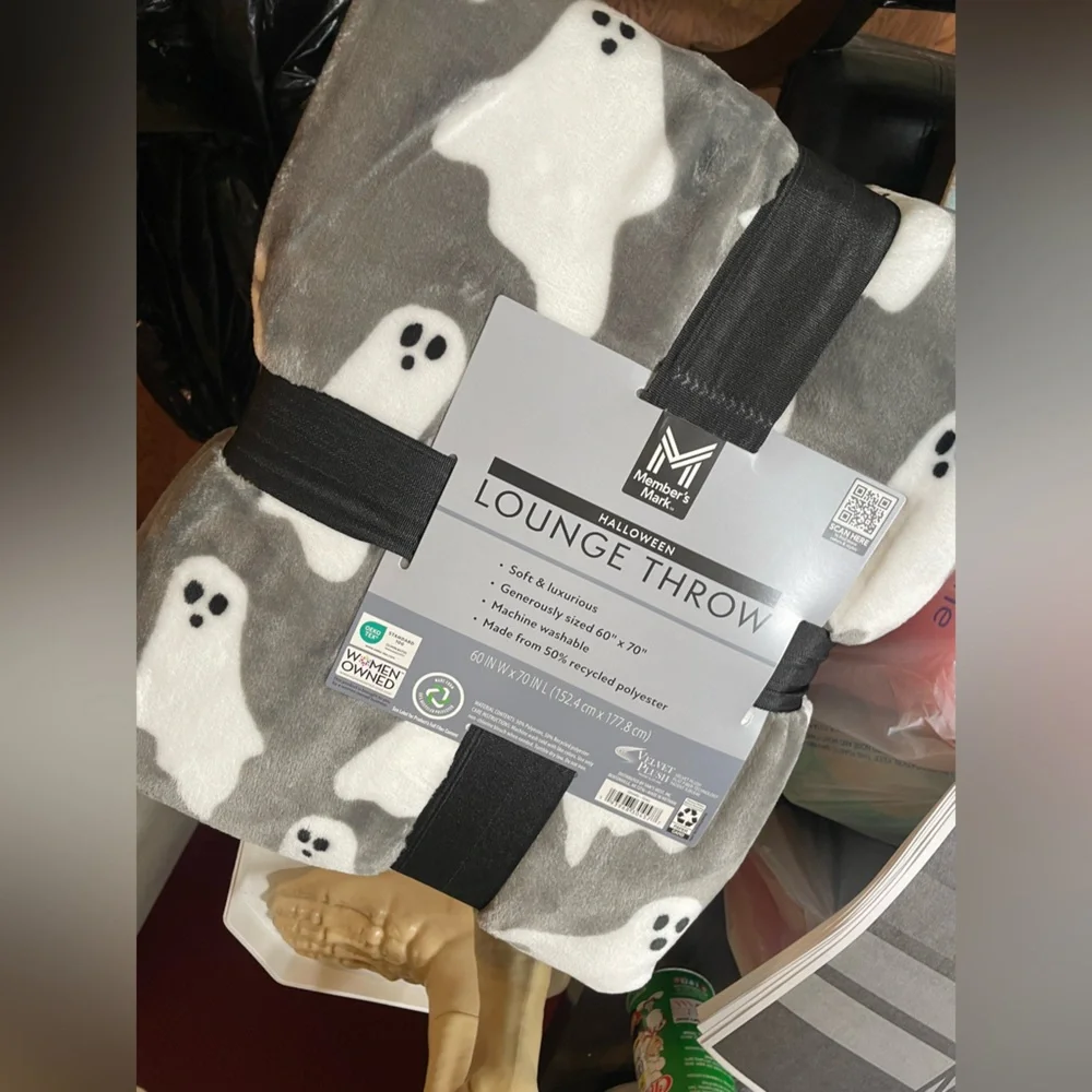 Halloween Themed Gray Plush Ghosts Blanket